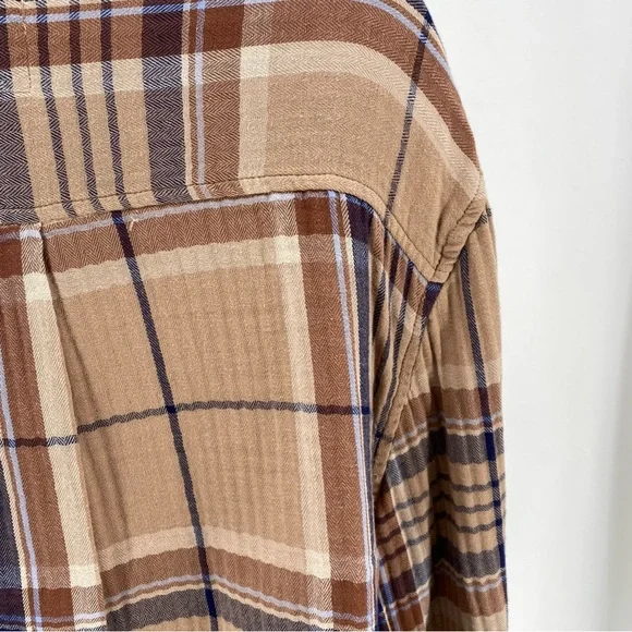 Aerie tan & navy blue plaid flannel shirt - Picture 7 of 10